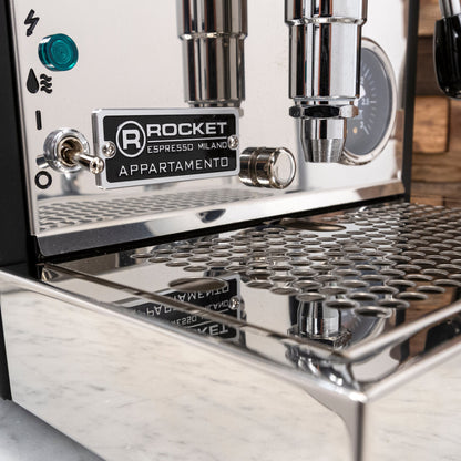 Rocket Espresso Appartamento Serie Nera Heat-Exchange Espresso Machine