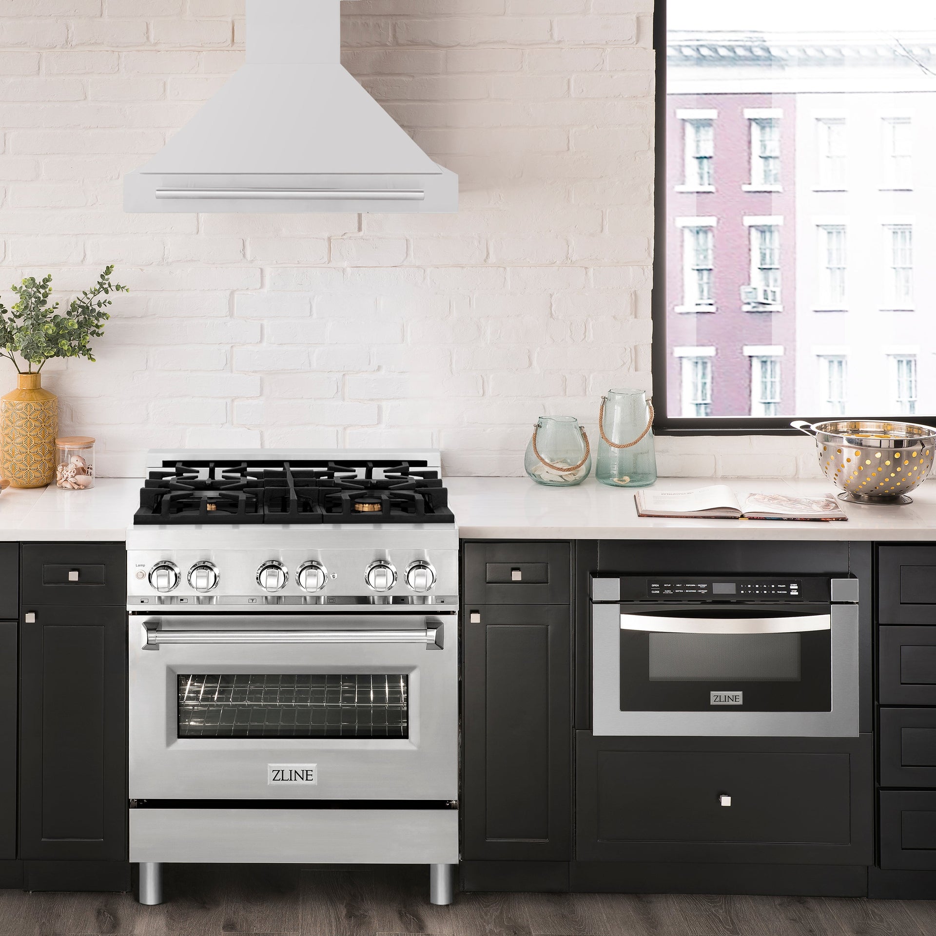 zline-30-in-wall-mount-range-hood-stainless-steel-with-stainless-steel-handle-kb4stx-30