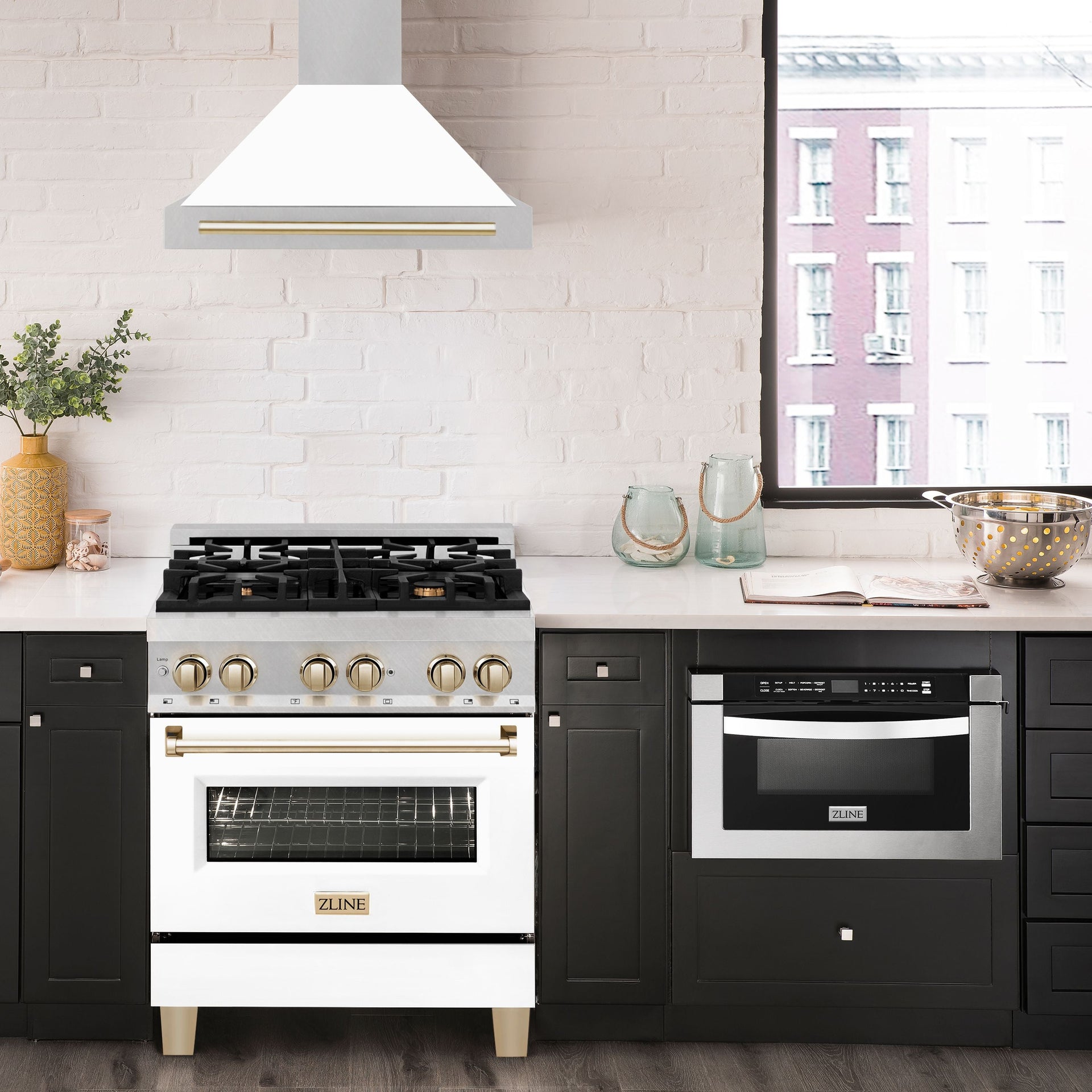 zline-30-in-wall-mount-range-hood-convertible-satin-stainless-steel-white-matte-shell-polished-gold-handle-kb4snz-wm30-g