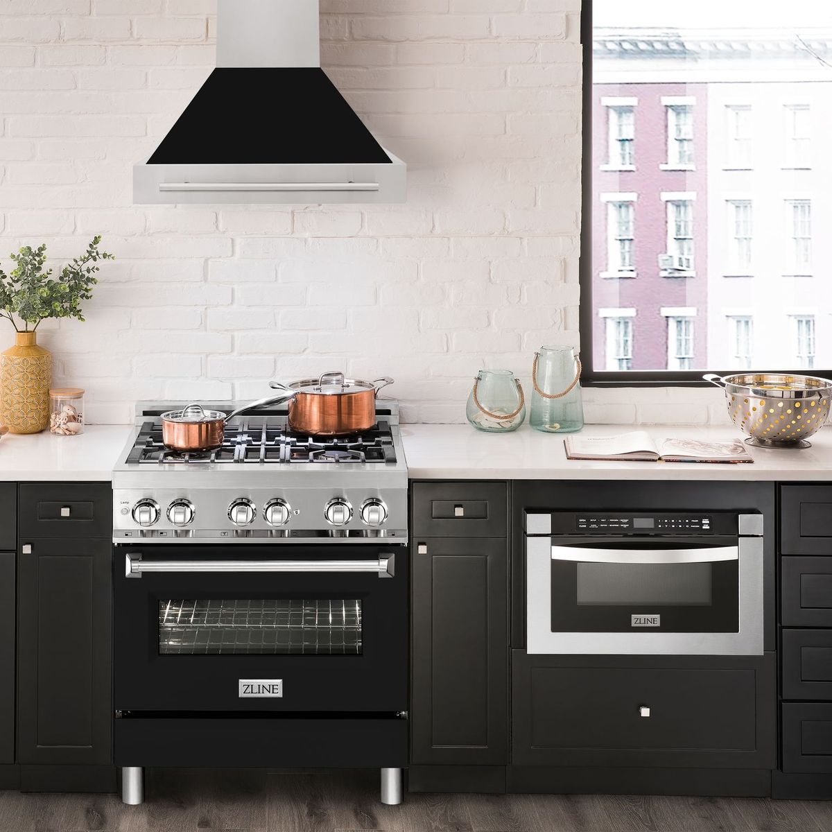 zline-30-inch-wall-mount-range-hood-400-cfm-stainless-steel-black-matte-shell-stainless-steel-handle-8654stx-blm-30