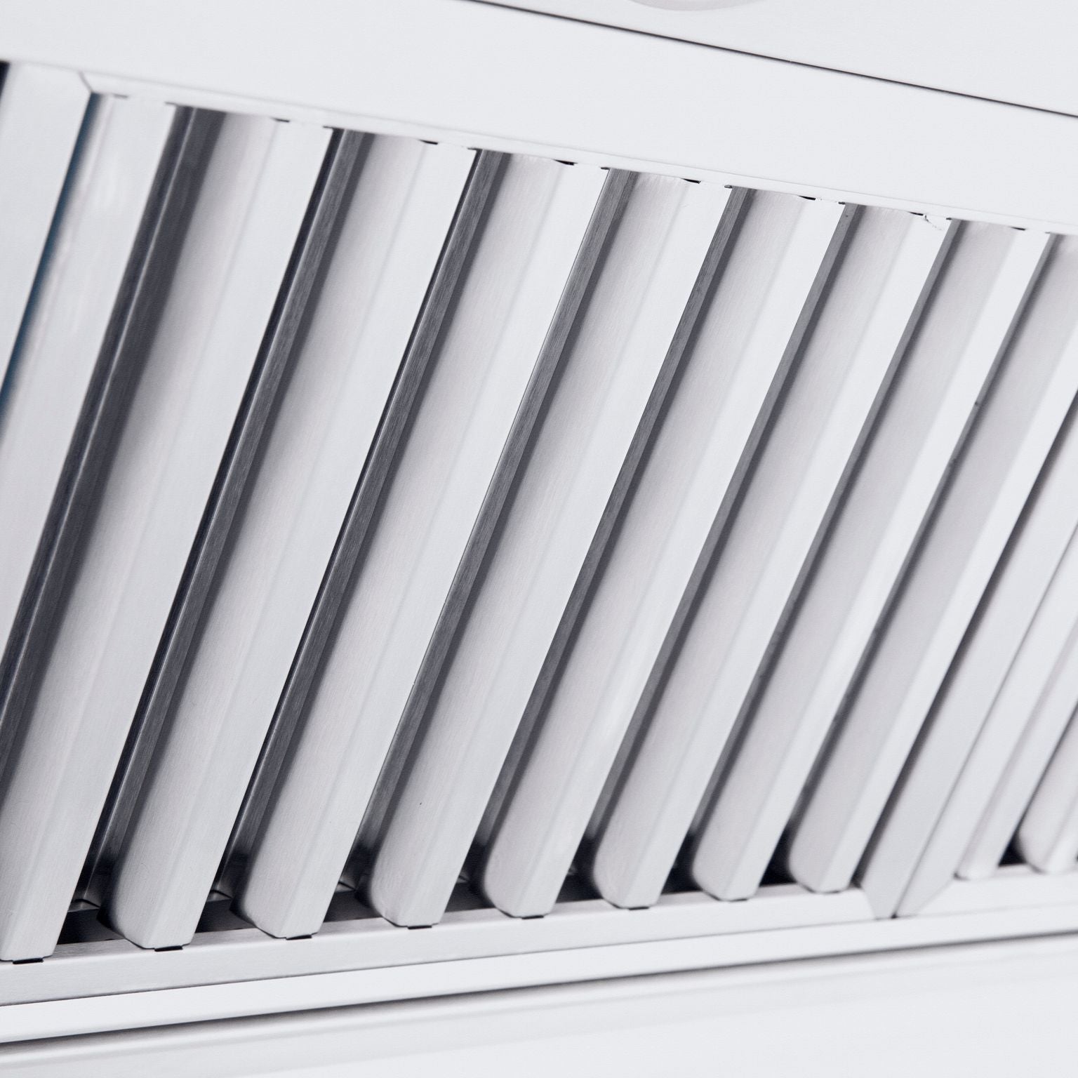 zline-60-in-wall-mount-range-hood-convertible-stainless-steel-crown-molding-597crn-60