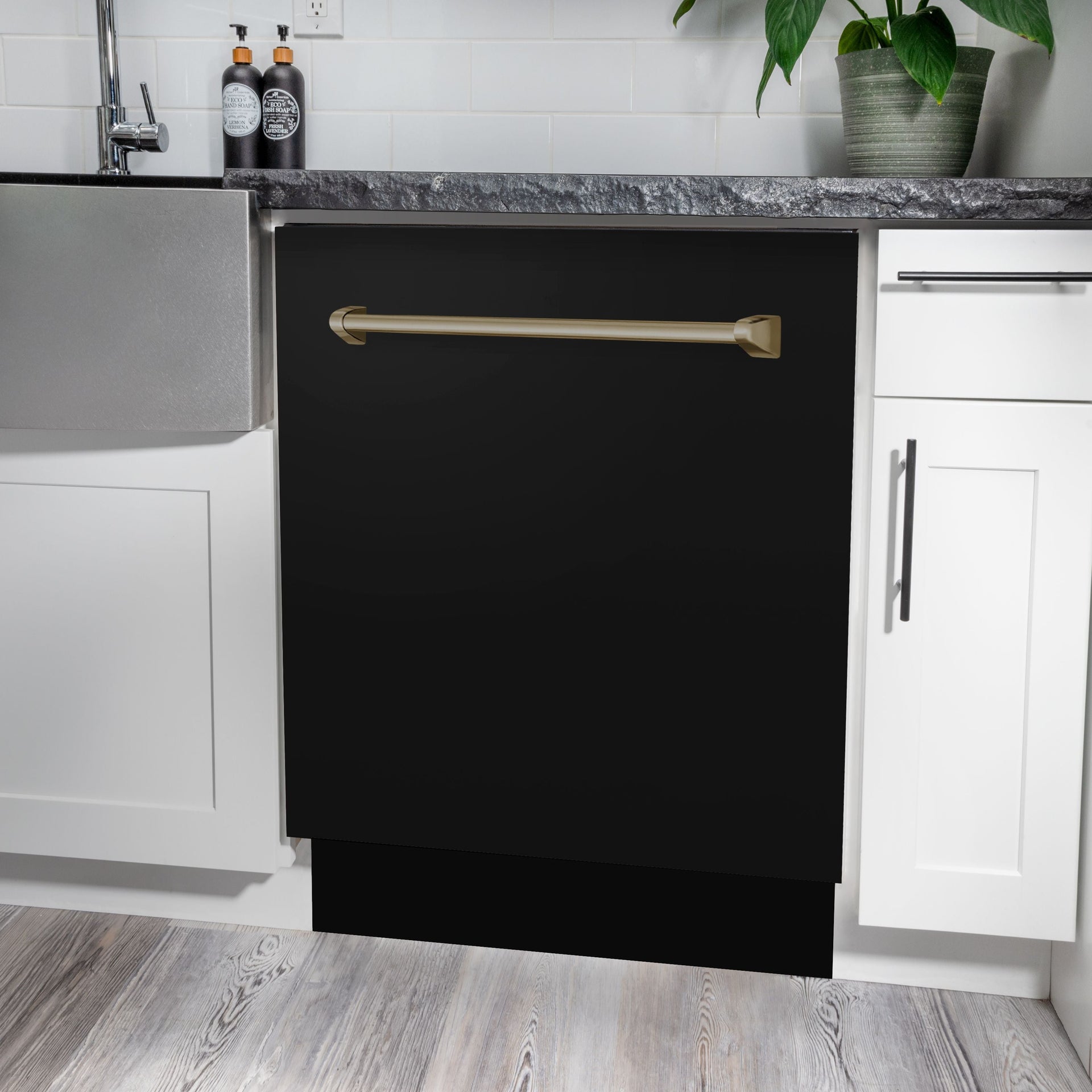 zline-autograph-series-24-inch-tall-dishwasher-in-black-stainless-steel-with-champagne-bronze-handle-dwvz-bs-24-cb