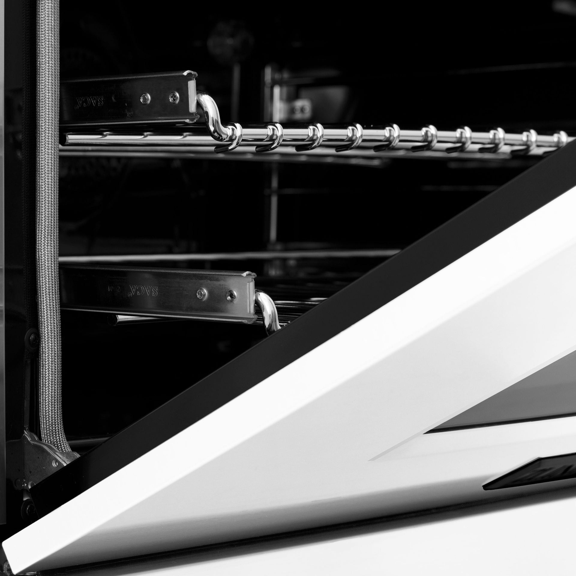 zline-autograph-30-in-dual-fuel-range-4-0-cu-ft-gas-cooktop-with-electric-convection-oven-white-matte-door-and-black-matte-accents-raz-wm-30-mb