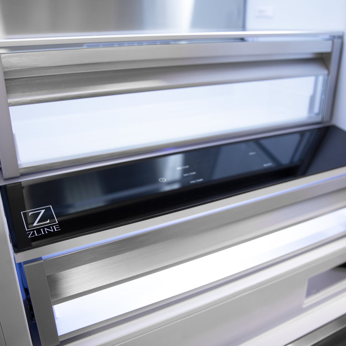ZLINE 60 in Built-In Refrigerator 32.2 cu ft Internal Water & Ice Dispenser White Matte Gold Accents (RBIVZ-WM-60-G)