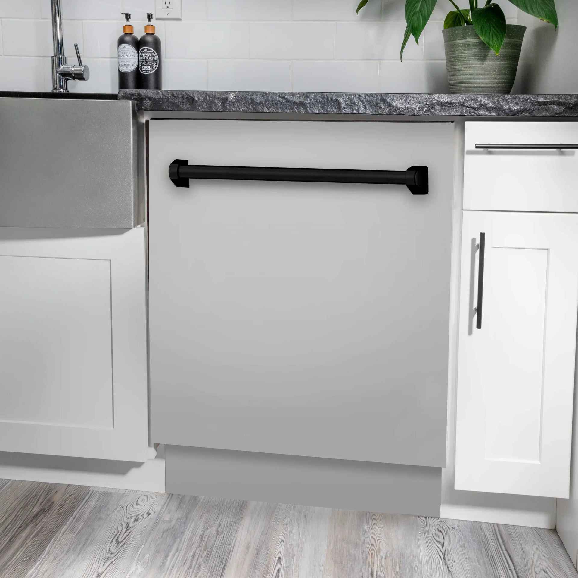 zline-autograph-series-24-inch-tall-dishwasher-in-stainless-steel-with-matte-black-handle-dwvz-304-24-mb