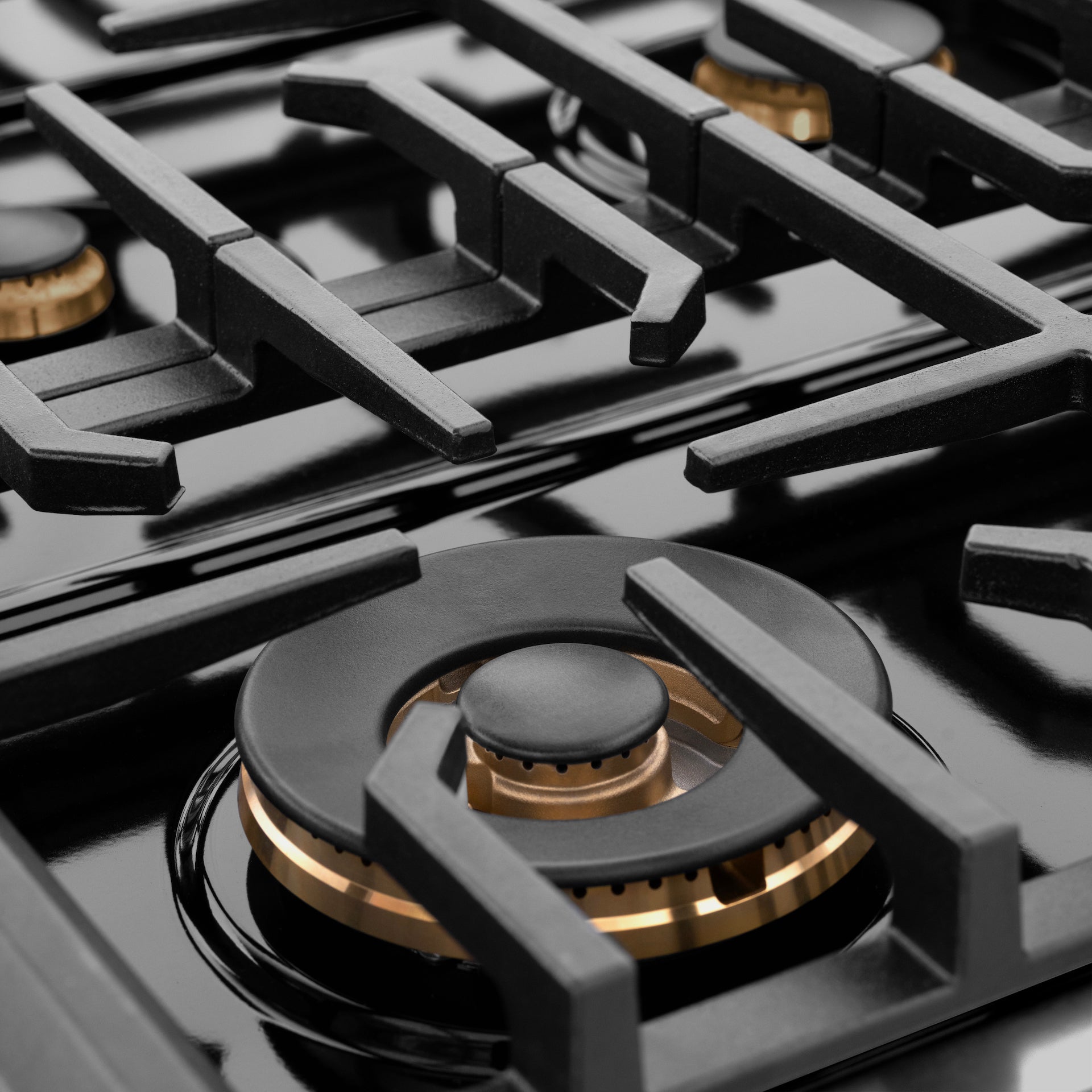zline-paramount-48-gas-rangetop-with-8-brass-burners-cast-iron-griddle-and-porcelain-cooktop-in-black-stainless-steel-srtb-br-48