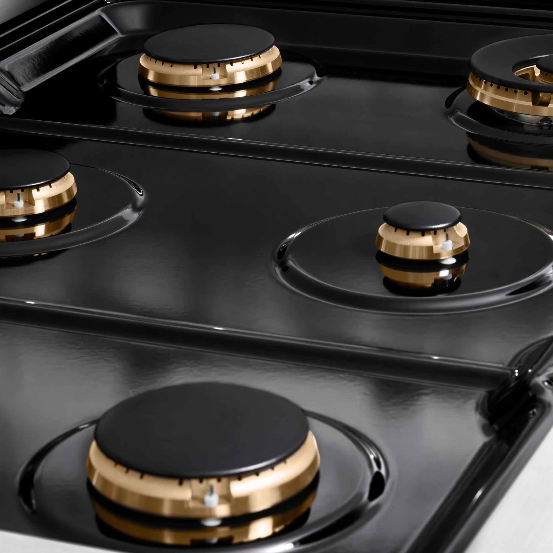 zline-autograph-36-paramount-gas-rangetop-with-6-burners-and-porcelain-cooktop-in-stainless-steel-with-champagne-bronze-accents-srtz-36-cb