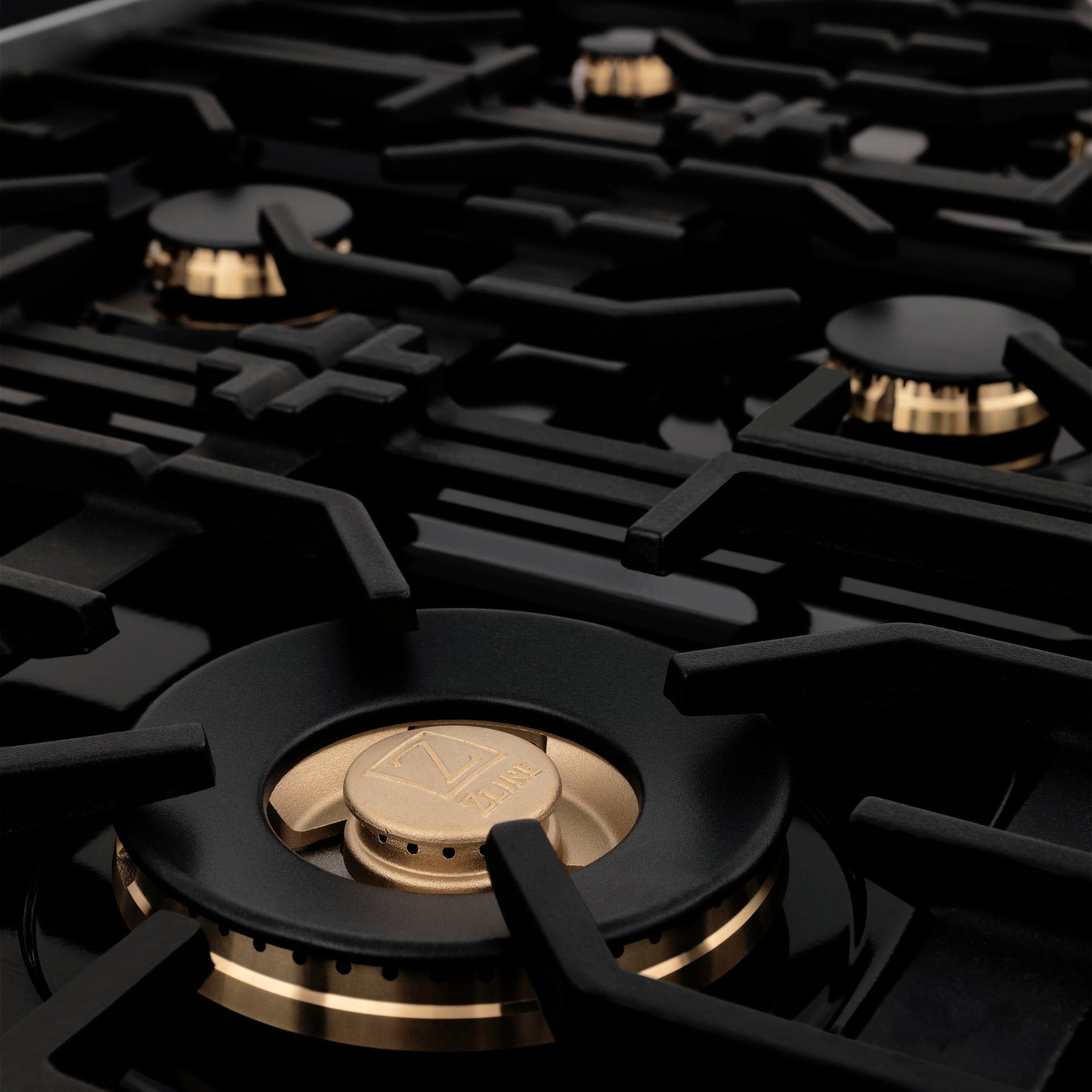 zline-36-legacy-gas-rangetop-with-6-brass-burners-and-porcelain-cooktop-in-satin-stainless-steel-with-griddle-rts-br-gr-36