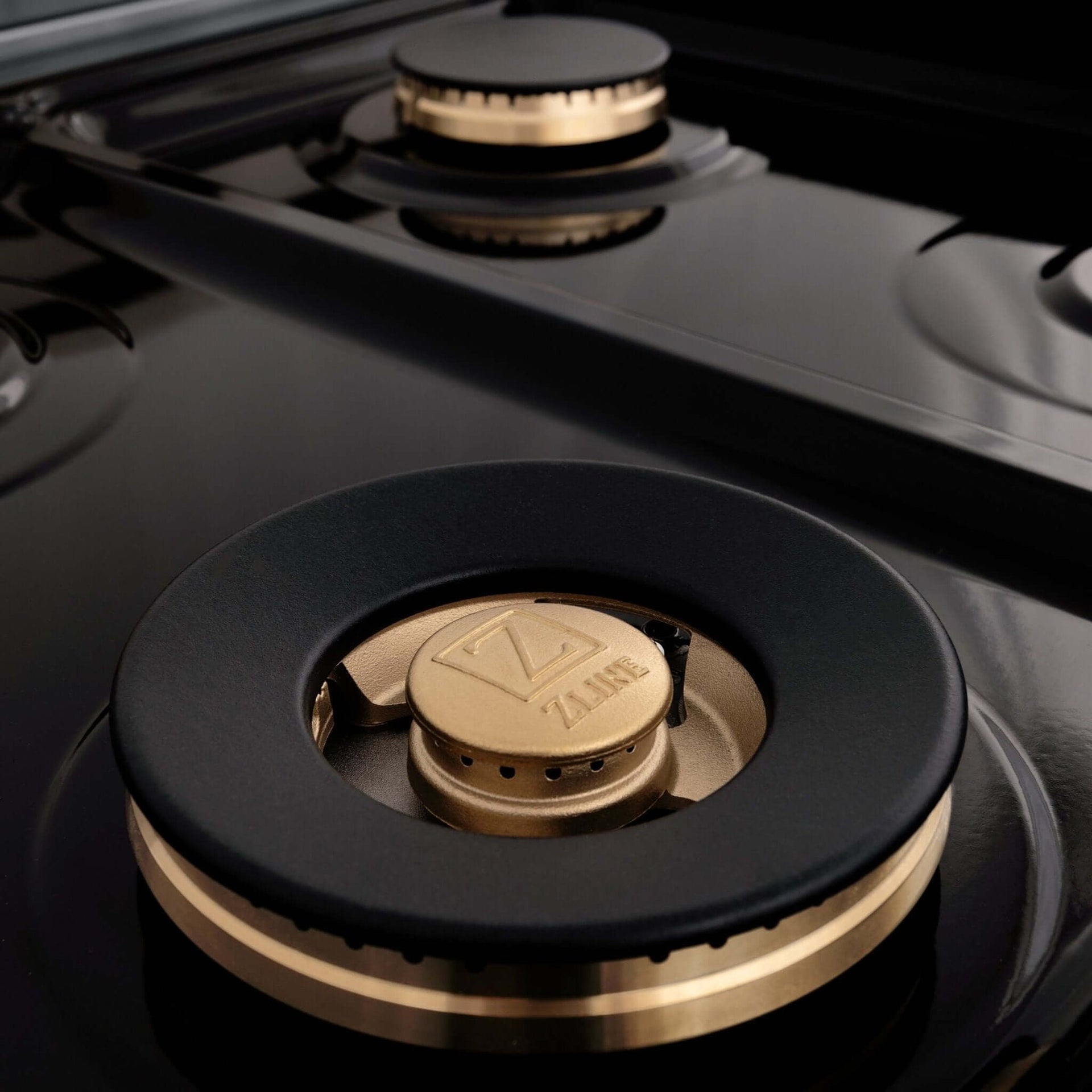 zline-autograph-edition-48-in-6-0-cu-ft-dual-fuel-range-with-gas-cooktop-and-electric-convection-oven-white-matte-door-with-polished-gold-accents-raz-wm-48-g